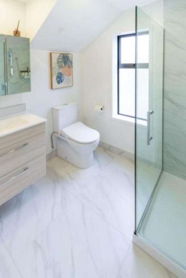 Serenity In The Centre: 2 Bed 2 Bath Christchurch Exteriör bild