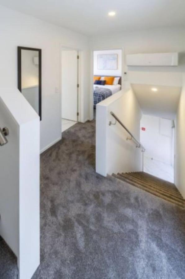 Serenity In The Centre: 2 Bed 2 Bath Christchurch Exteriör bild