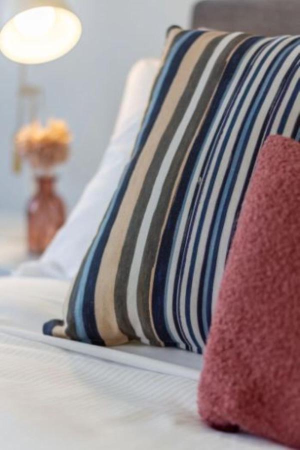 Serenity In The Centre: 2 Bed 2 Bath Christchurch Exteriör bild