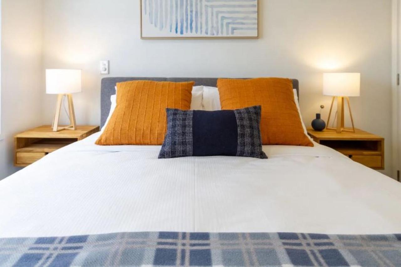 Serenity In The Centre: 2 Bed 2 Bath Christchurch Exteriör bild