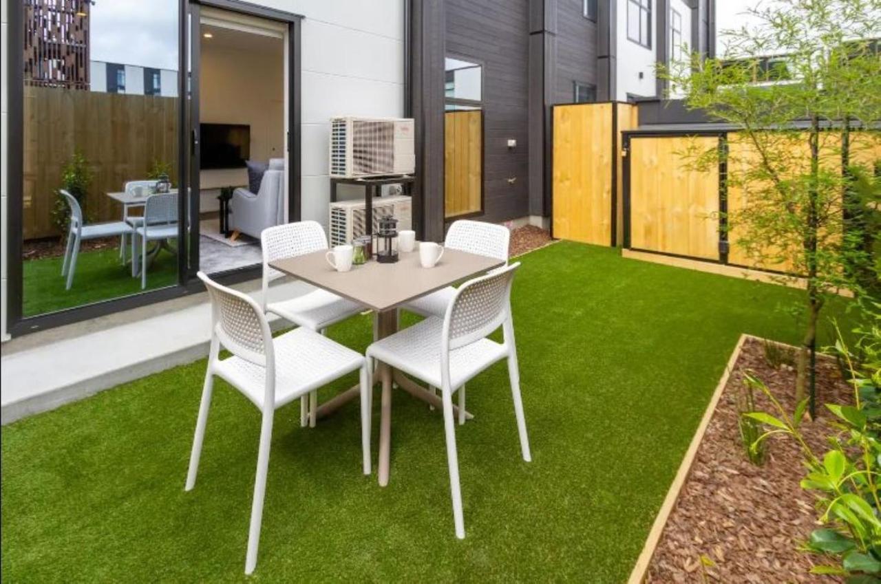 Serenity In The Centre: 2 Bed 2 Bath Christchurch Exteriör bild