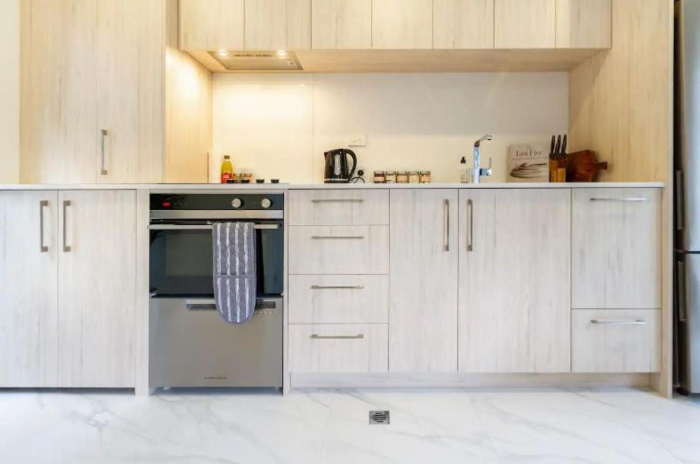 Serenity In The Centre: 2 Bed 2 Bath Christchurch Exteriör bild